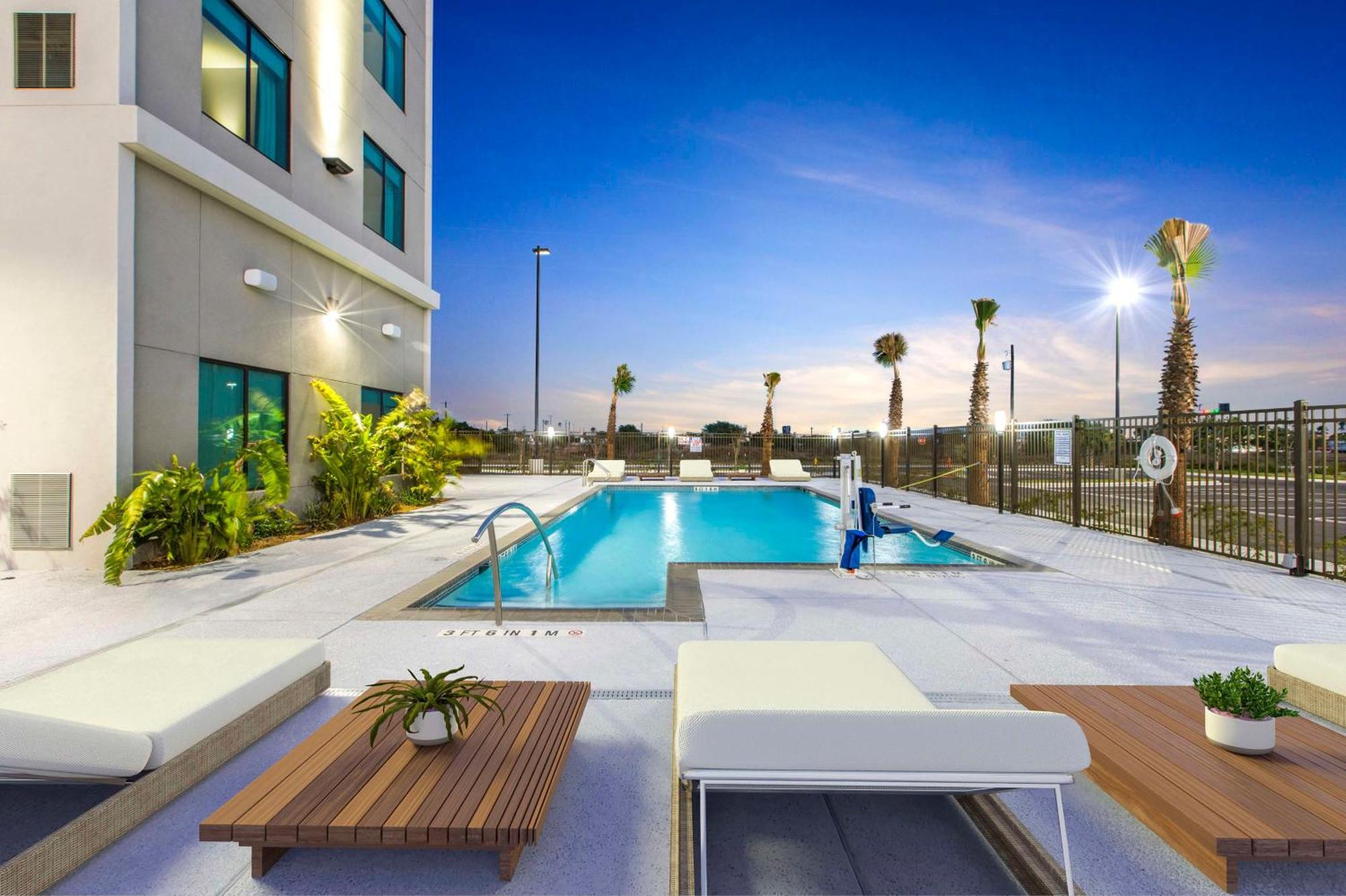 Hilton Garden Inn Harlingen Convention Center, Tx Экстерьер фото